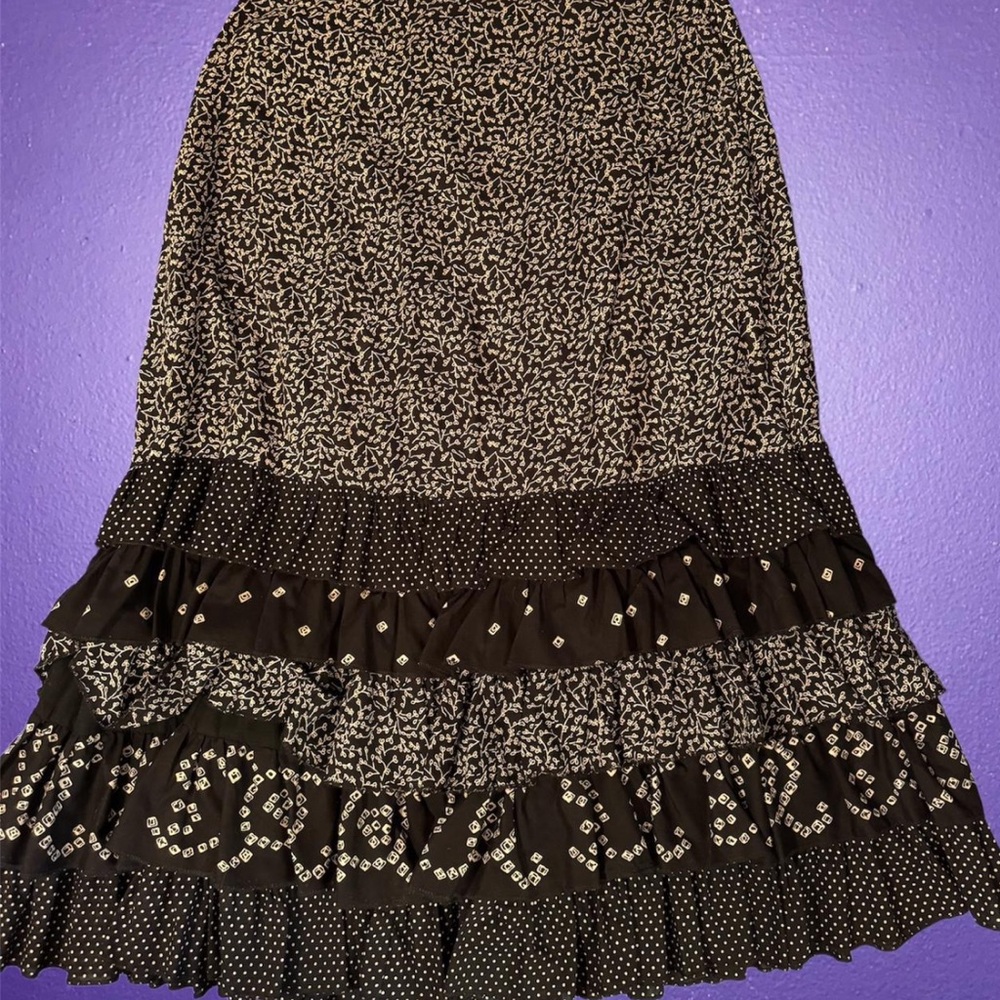 Black ruffle maxi skirt with small flowers print